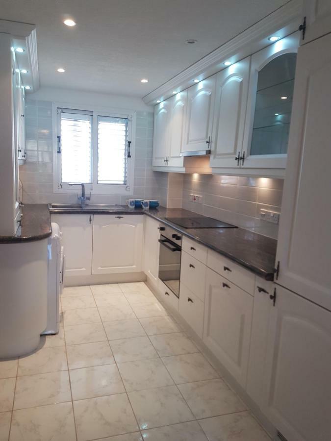 Sea Front Villa Vera Klorakas Екстериор снимка