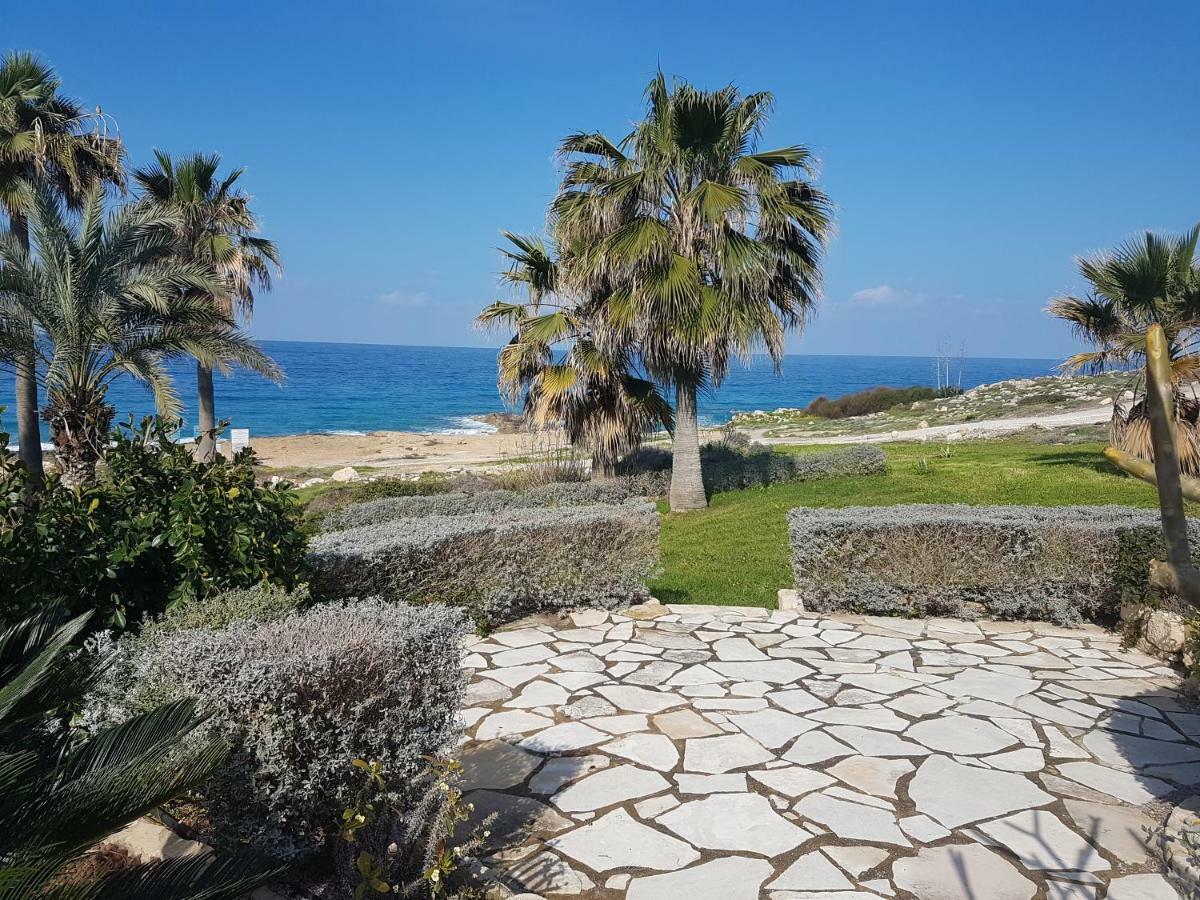 Sea Front Villa Vera Klorakas Екстериор снимка