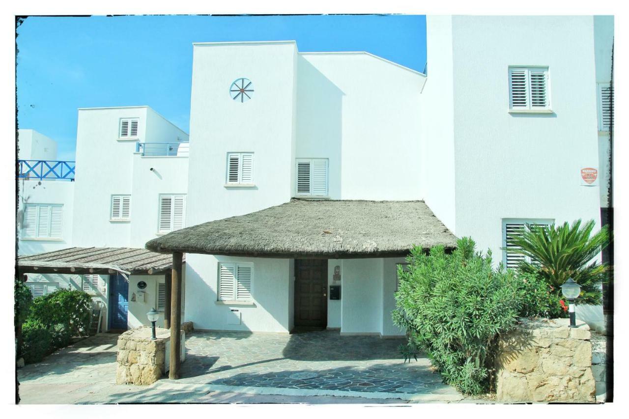 Sea Front Villa Vera Klorakas Екстериор снимка