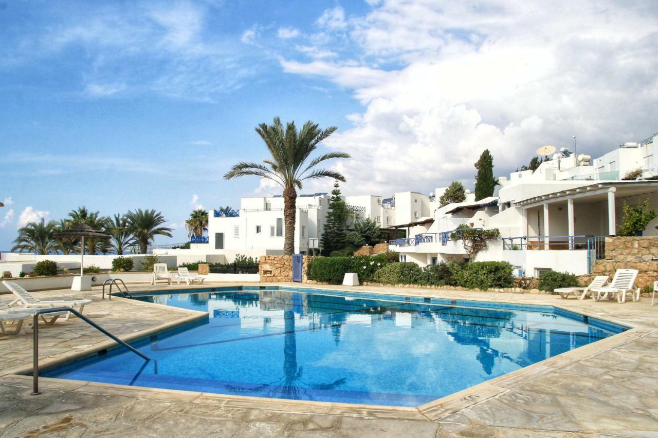 Sea Front Villa Vera Klorakas Екстериор снимка