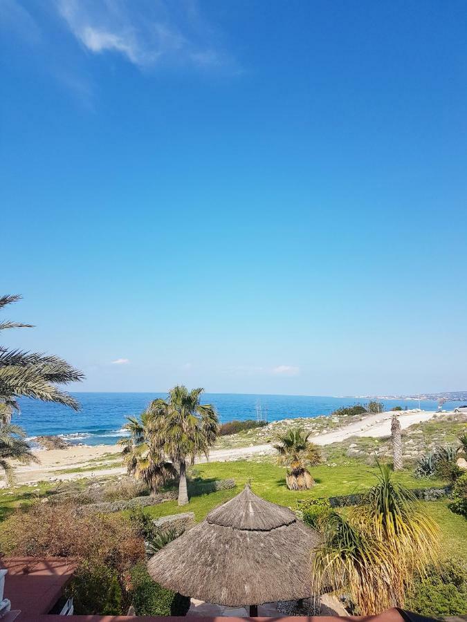 Sea Front Villa Vera Klorakas Екстериор снимка